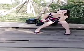 中国镜头美女刘婷晨跑户外做爱 打野战色情视频